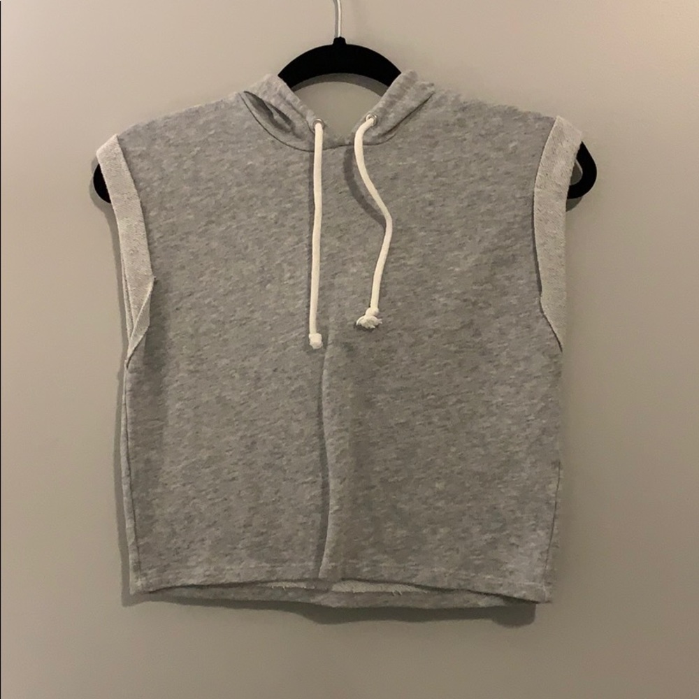 sleeveless drawstring grey shirt